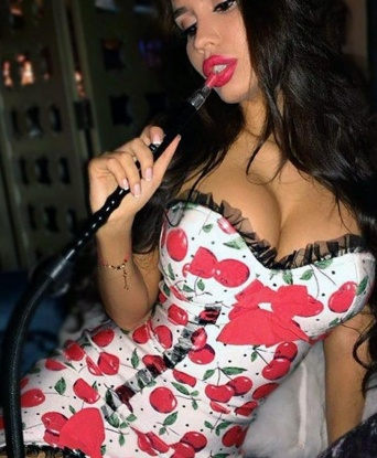  Рина, 22